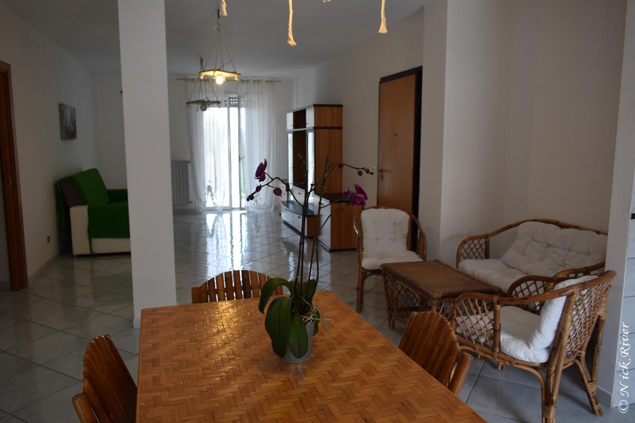 Vacation House A Mola Di Bari Apartment Luaran gambar